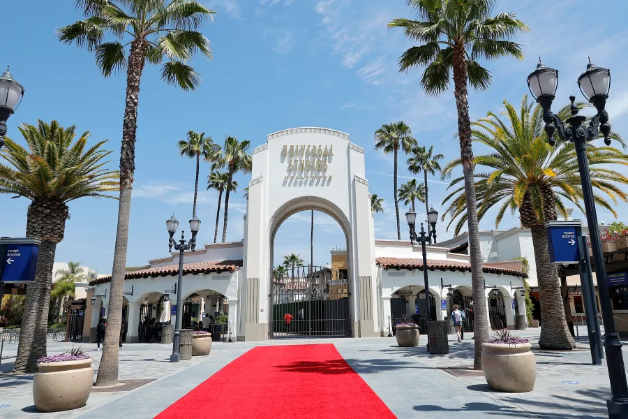 New security checkpoints change how guests enter Universal Studios Hollywood