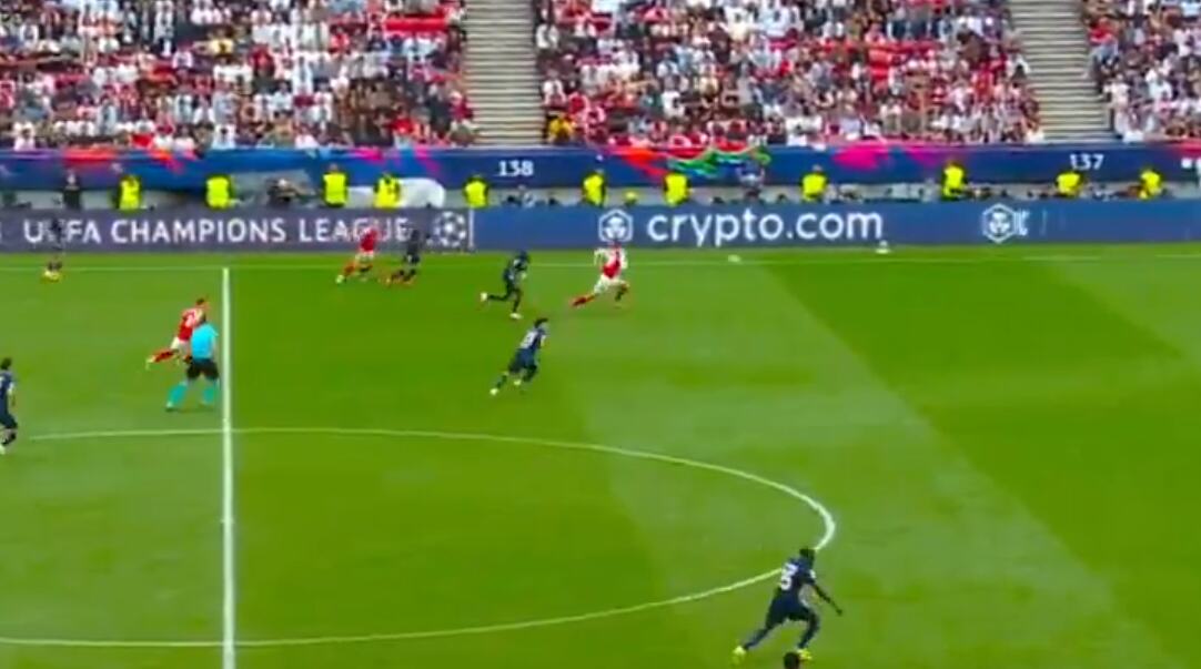 KOLIKO SREĆE IMA ARSENAL! Odbitak, gol i šok u Budimpešti! (VIDEO)
