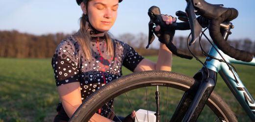 Akkubetriebene Miniluftpumpen von Airace, Contec, Cycplus, Osram, Topeak und Voxom im Test