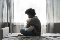Antidepressivos e gravidez: entenda se há risco de TDAH e autismo