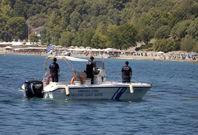 Bizarna smrt turiste na popularnoj plaži u Grčkoj: Telo muškarca (36) izvučeno iz mora u Halkidikiju - pretrpeo užasne povrede