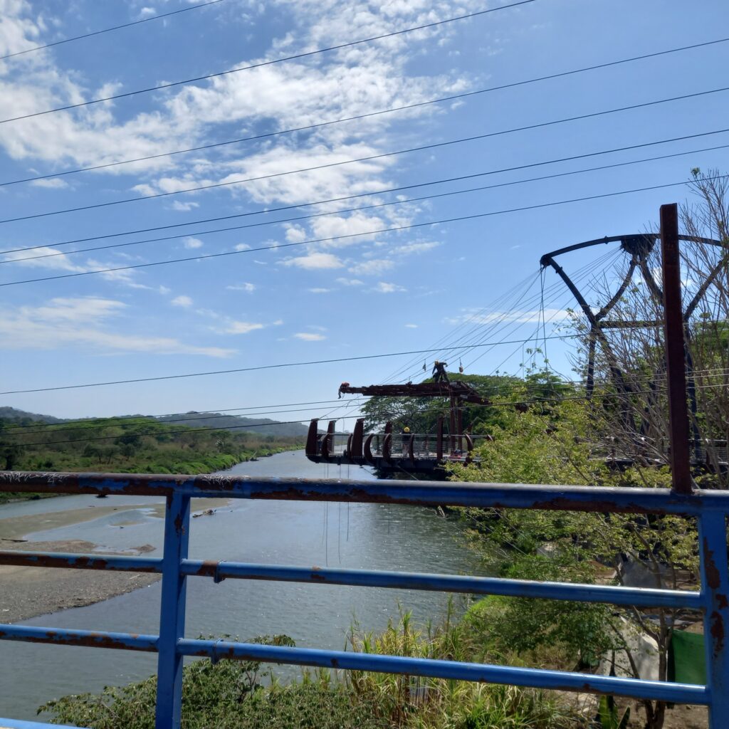 Ministro giró orden para permitir construcción de mirador de cocodrilos, a pesar de denuncia del Sinac