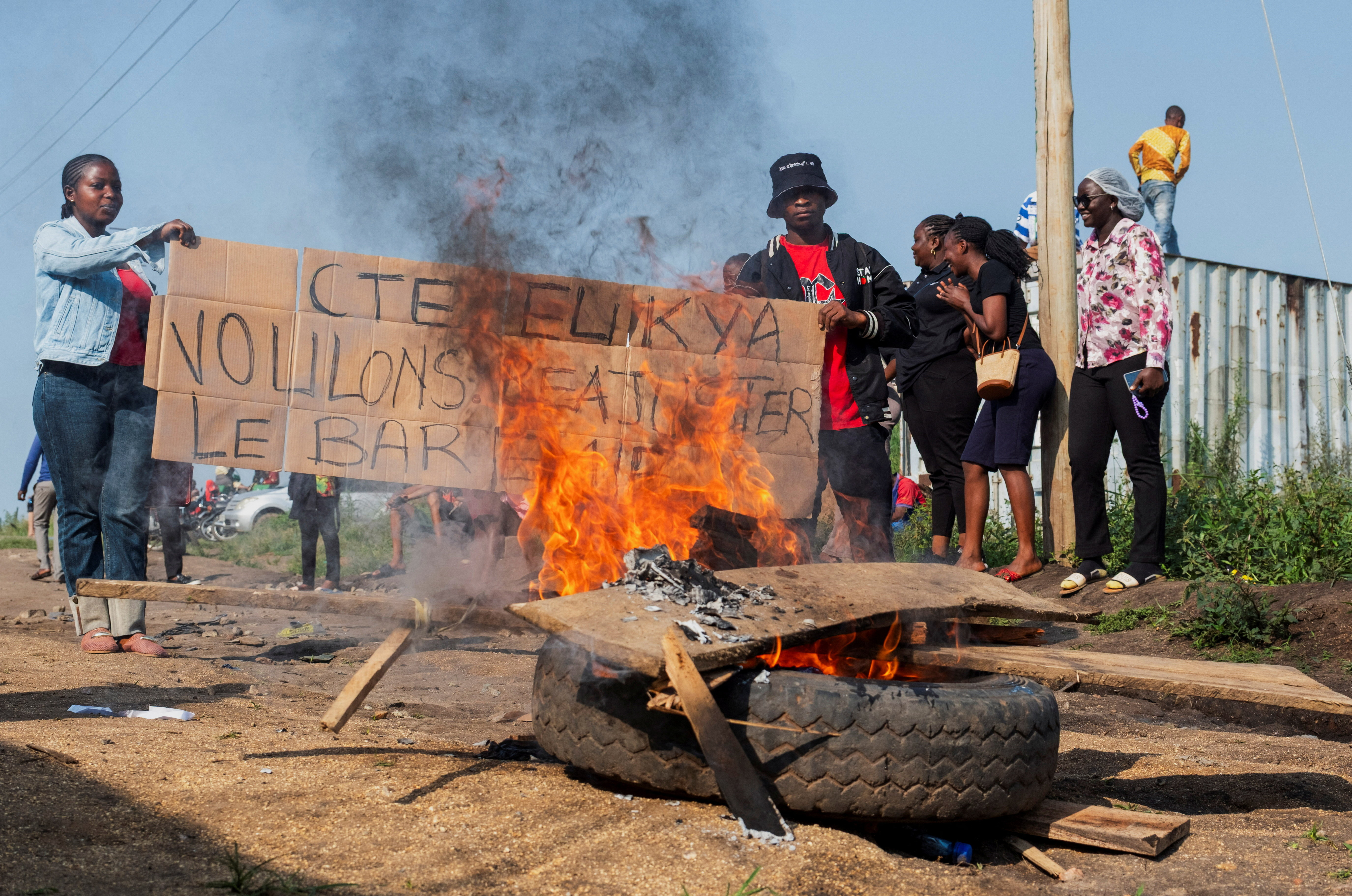 As Ebola cases in Congo near 3,000, more health workers go on strike
