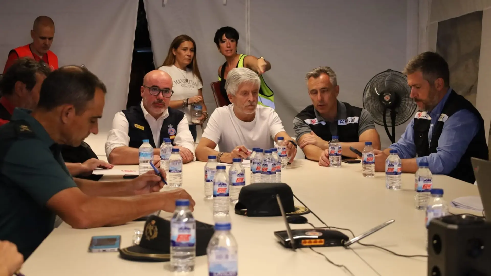  Marlaska dice que los megaincendios de Ávila y Madrid evolucionan bien, pero despacio 