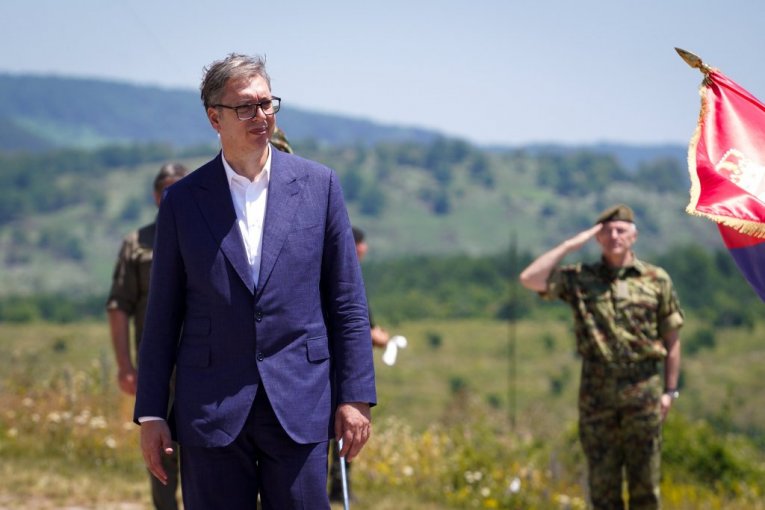 VUČIĆ NA SVEČANOSTI NA BANJICI! Vojska Srbije danas dobija 130 novih oficira!