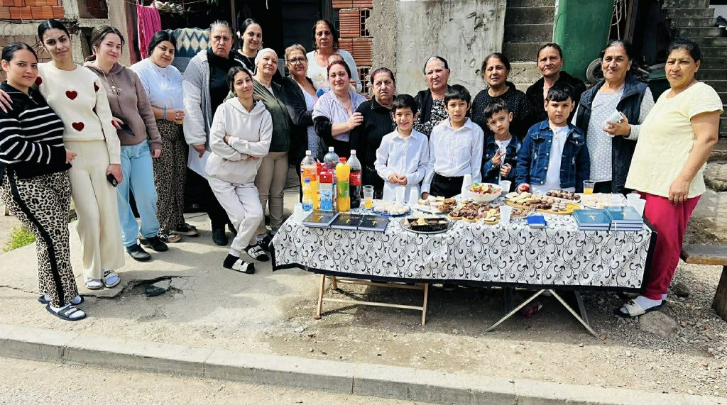 Vaskrs u Sat mahali: Vernici se okupili u centru naselja i zajednički proslavili praznik
