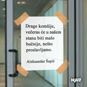 FOTO NJUZ: Gradonačelnik Beograda nakon Vesićevog hapšenja okačio obaveštenje na ulaznim vratima svoje zgrade