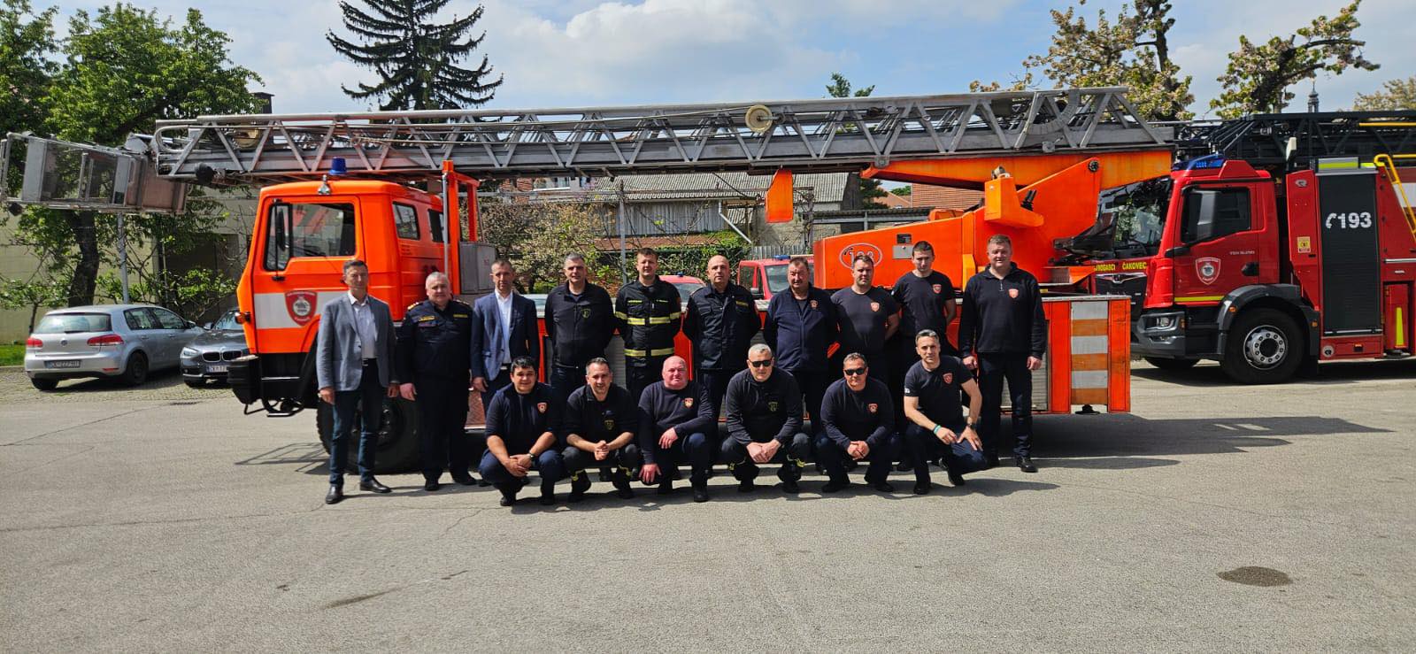 Drniški vatrogasci od kolega iz Čakovca dobili vrijednu donaciju