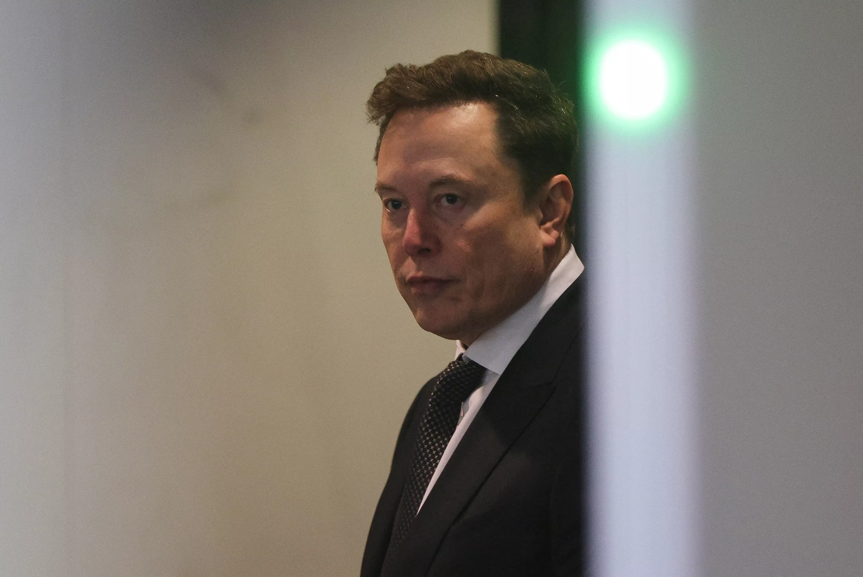 Elon Musk échoue à faire condamner OpenAI, la justice invoque la prescription