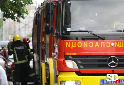 Jezive scene na putu kod Kruševca: Vozilo potpuno izgorelo za nekoliko minuta (FOTO)