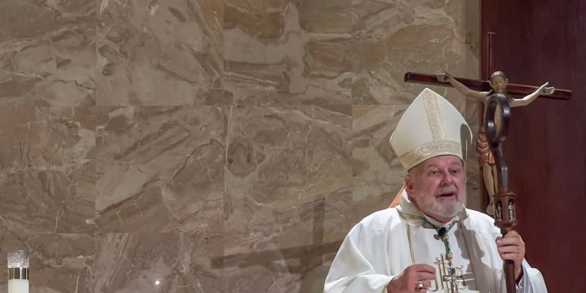 El arzobispo Thomas Wenski reconoció que el gobierno de los Estados Unidos “ha decidido abruptamente poner fin a más de 60 años de relación” con Catholic Charities.