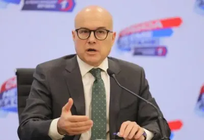 "Podnesi ostavku na mesto rektora, pa putuj gde hoćeš" Lider SNS Vučević o sramnom odlasku političara Đokića u Brisel