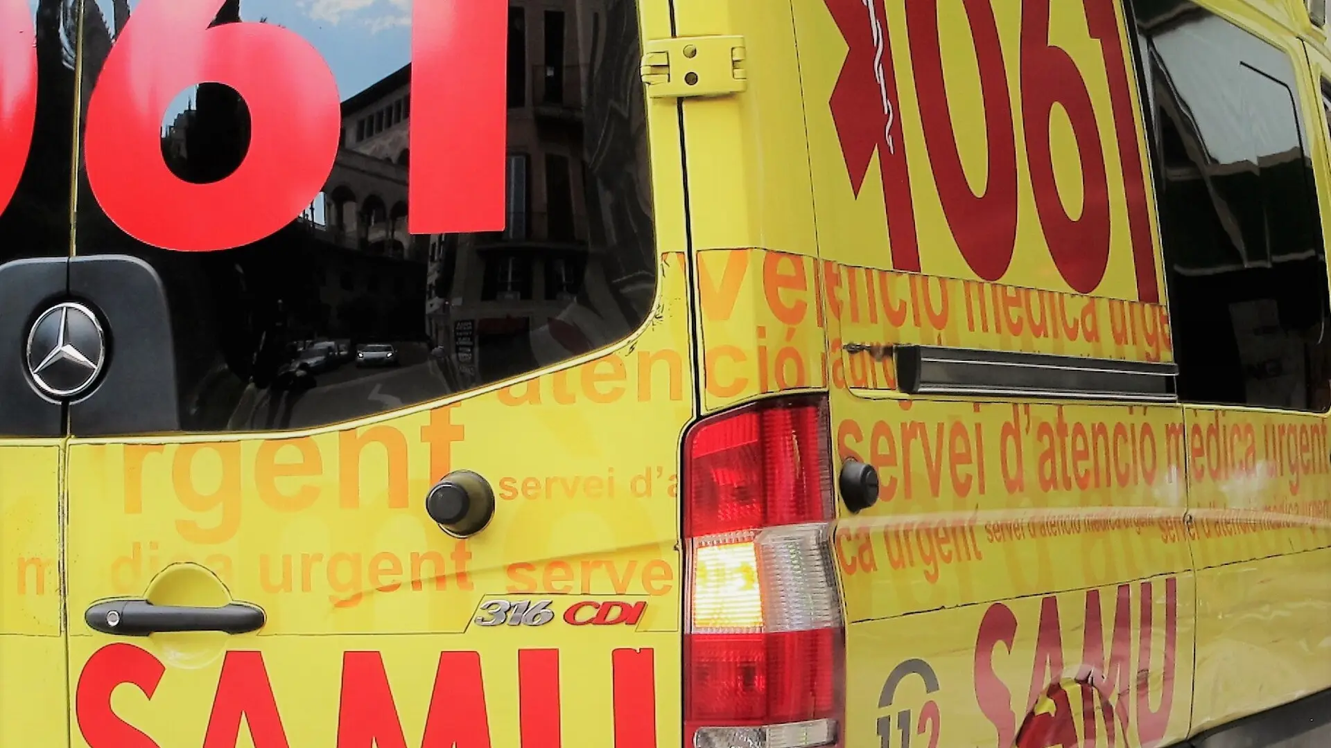  Mueren en Formentera dos jóvenes que iban en moto al ser alcanzadas por un taxi 