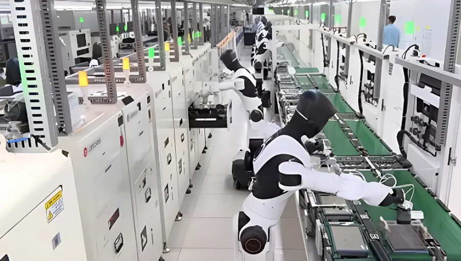 Humanoidni roboti uspešno zamenjuju ljude u proizvodnji elektronike u Kini