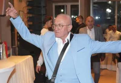Era Ojdanić hteo da kupi stan mladoj reperki - pevač totalno poludeo za njom: "Bio je zaljubljen u mene" Ovo su svi detalji