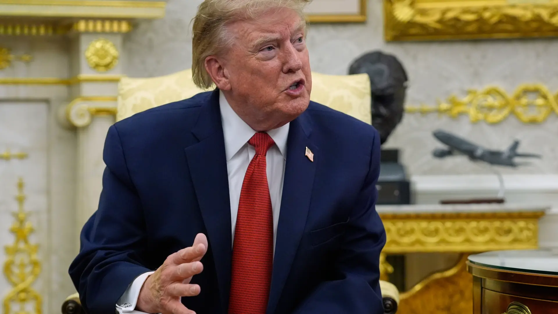  Trump manda callar a una periodista y la tacha de "ruidosa" tras una pregunta sobre Corea del Norte 