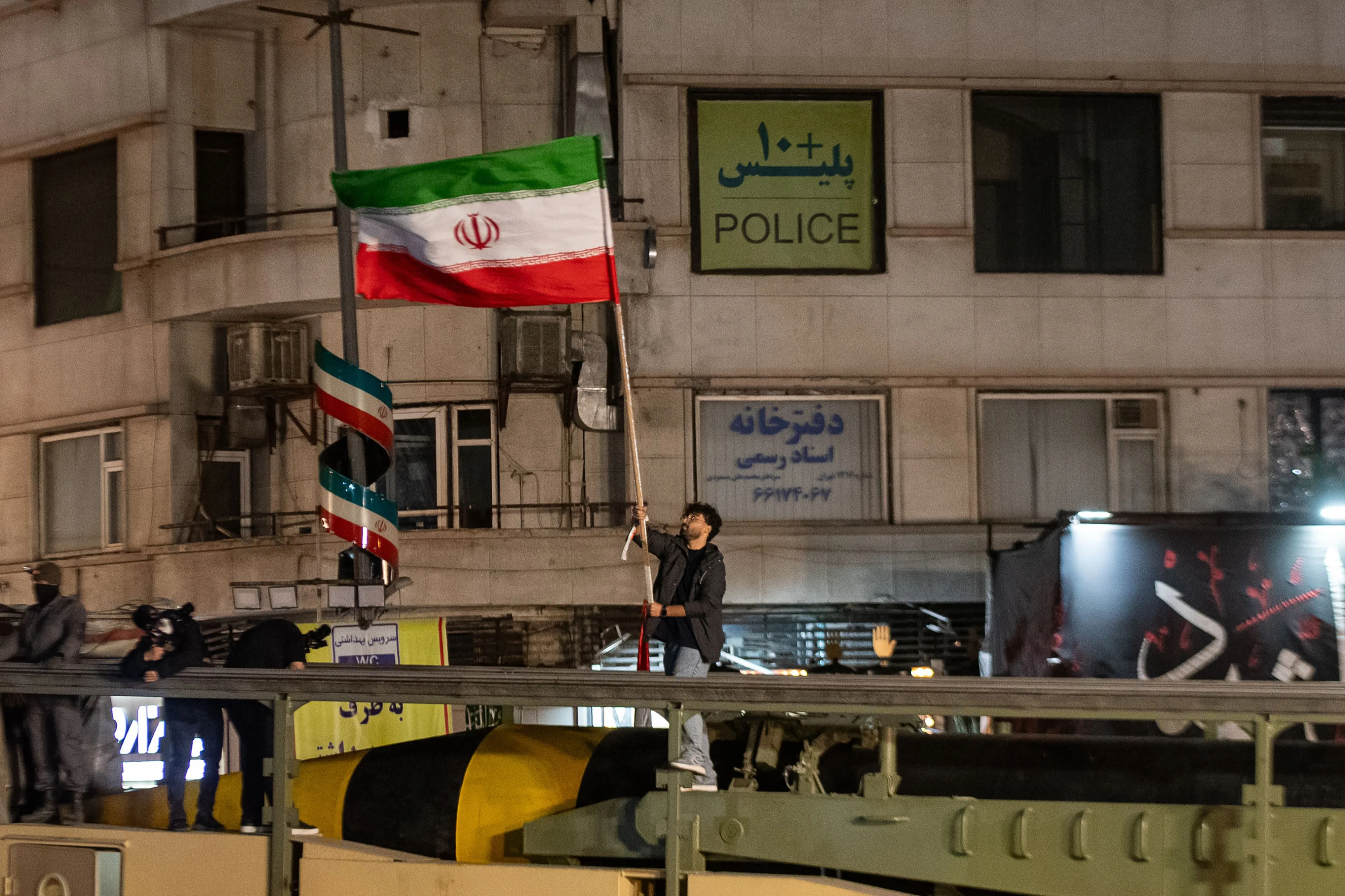 The 2 critical Iran lifelines the US has left largely untouched — just as cease-fire talks stall