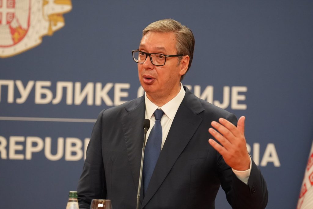 PREDSEDNIK VUČIĆ NAJAVIO NOVU POMOĆ RODITELJIMA! Pronađeno rešenje za dodatak i nakon četvrtog deteta