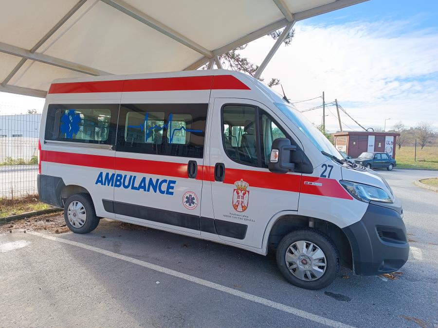 UDARIO INSPEKTORKU I NJENOG MUŽA NA MOTORU I POBEGAO! Teška saobraćajka u Leskovcu: Stali da propuste pešaka s dvoje dece, usledio užas