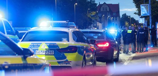 Göttingen in Niedersachsen: Polizist nach Schüssen verletzt