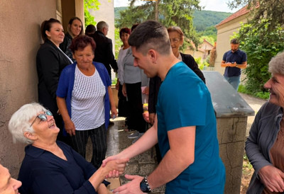 Miloš Pavlović posetio sela Senjski Rudnik i Strmosten u okviru rada mobilnih ambulanti (FOTO)