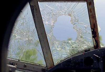 (FOTO/VIDEO) Otac i sin krenuli kući pa poginuli u STRAVIČNOJ nesreći: Stradali u padu aviona, istražitelji otkrili šta se dogodilo pre kobnog momenta