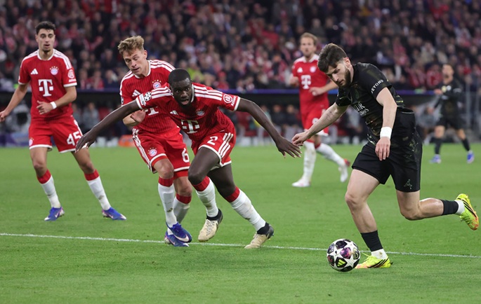 PSG hold firm to deny Bayern final place