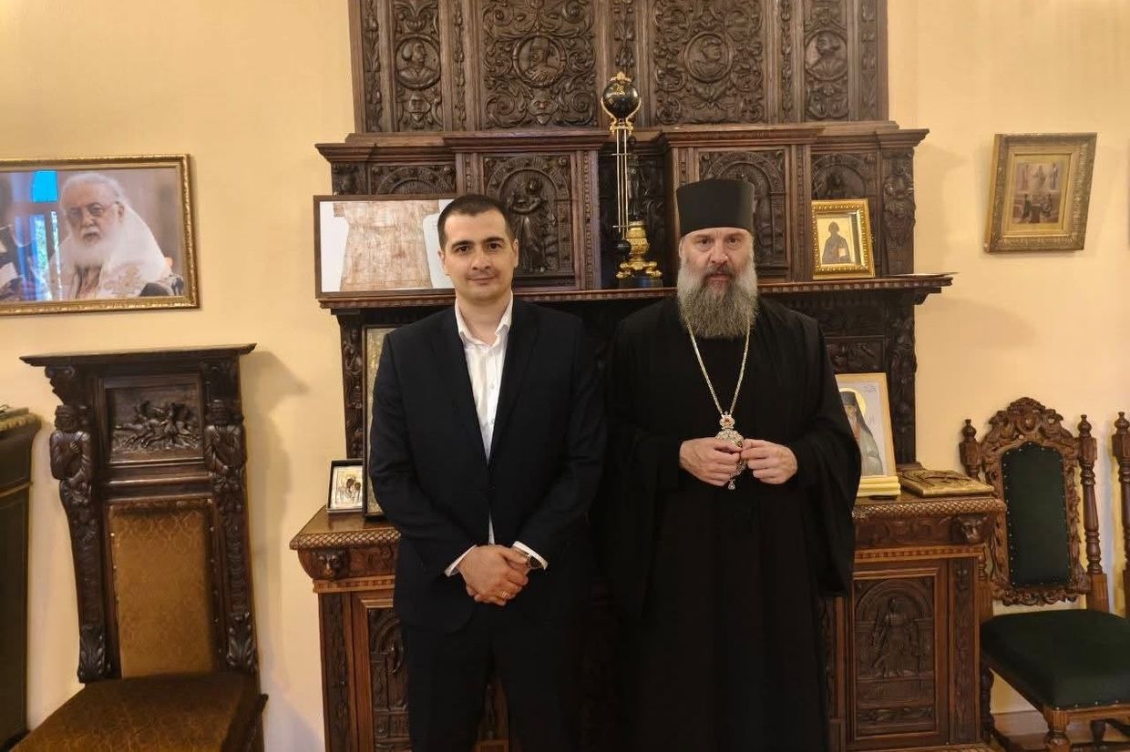  Georgian far-right politician discusses constitutional monarchy and abortion with Patriarch Shio III 