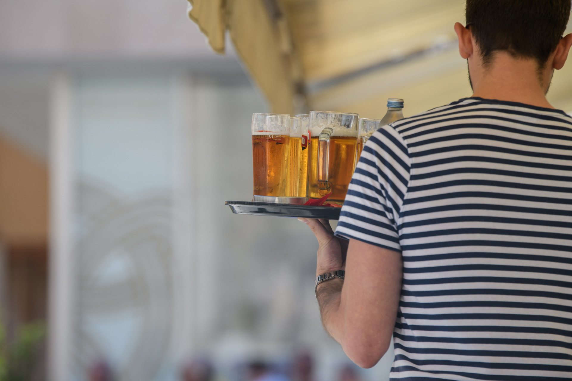 Broj zaposlenih u turizmu još rastao, ali je i dalje nedovoljan: ‘Rade preko mjere, mnogima se višak sati ne plaća’