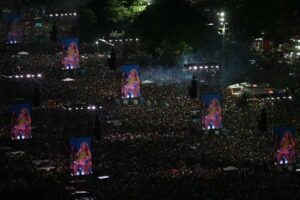 Vaka izgleda koncert pred 2 milioni luѓe: Duri i Šakira beše šokirana od ovaa tolpa (VIDEO)