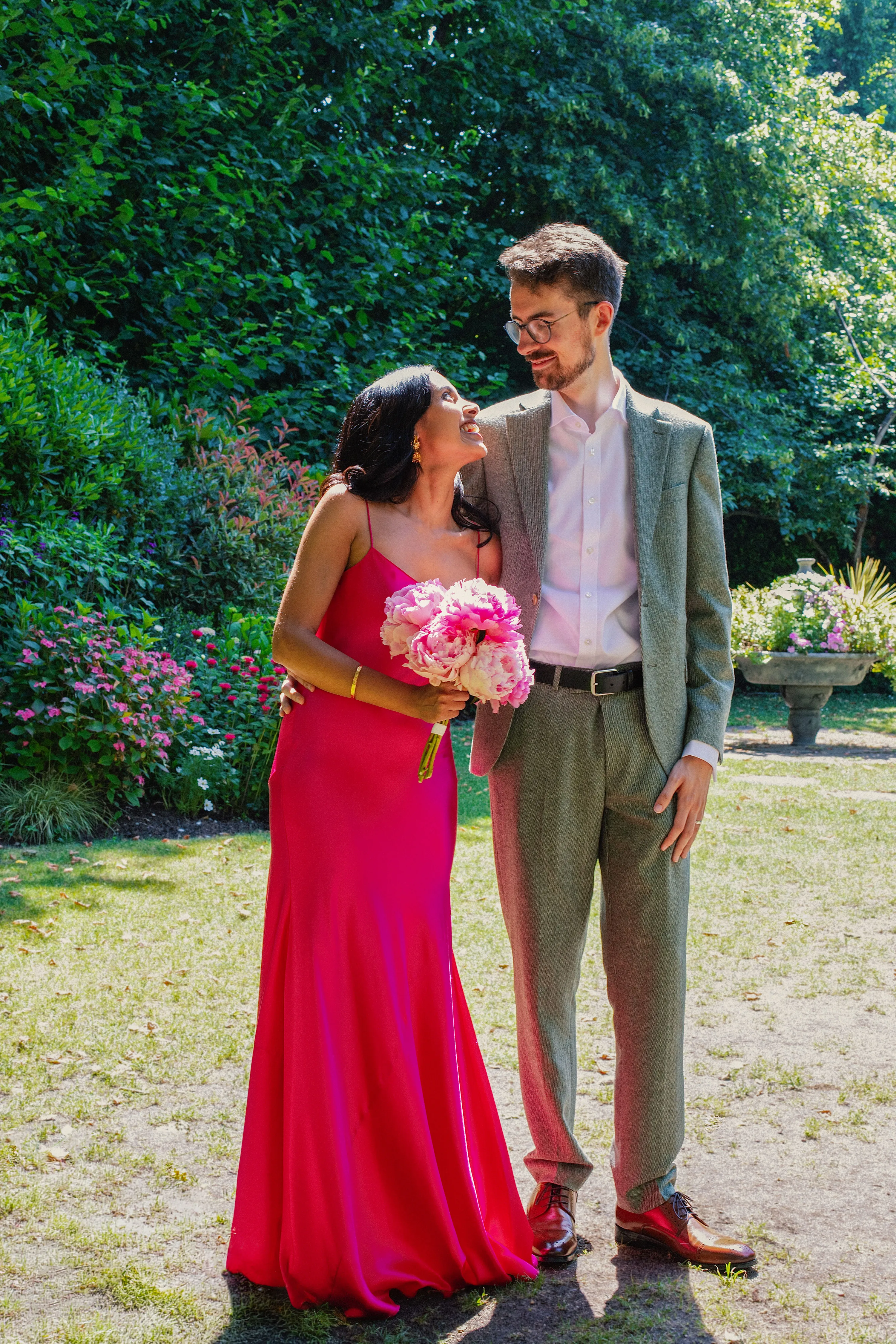 This British Vogue Editor’s Pink Wedding Dress and Heirloom Jewelry Nodded to Her Bengali Roots
