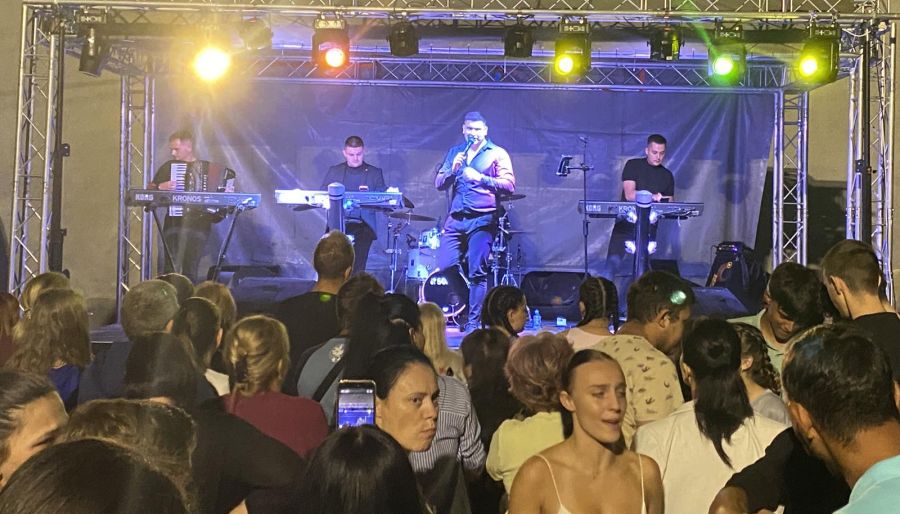 Stefan Cekić i Alter Ego priredili sjajnu atmosferu na 32. Brestovačkom letu