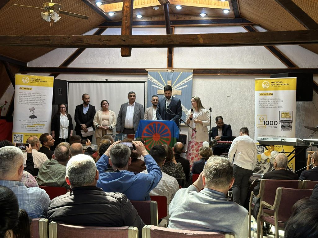 Reč Božja na jeziku Roma: U Leskovcu predstavljen Novi zavet na arli, gurbet i čergaškom