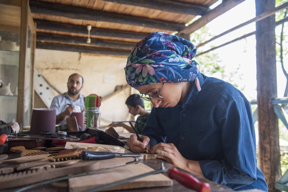 Shaneh Tarash revives traditional wooden comb craft to boost rural tourism