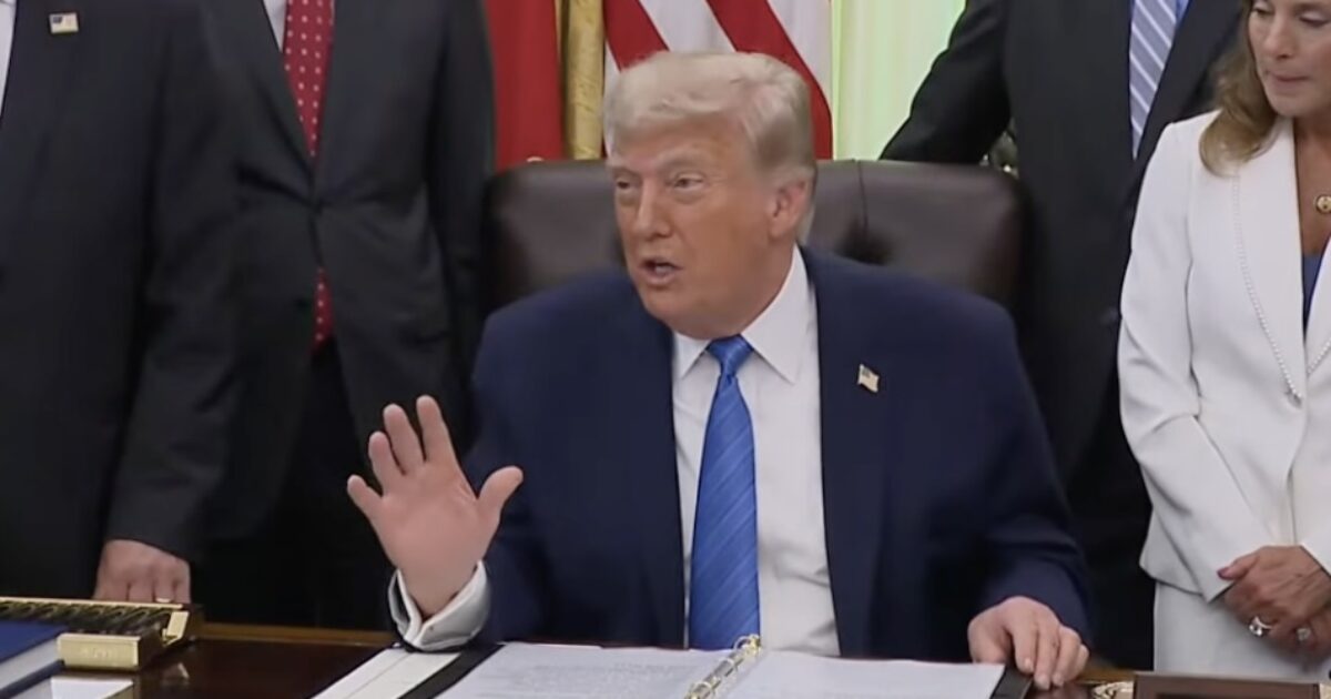 (VIDEO) “They’re Cheating Dogs” – Trump Calls Out Rigged California Elections, Says There Was “Too Much Heat” to Rob Steve Hilton
