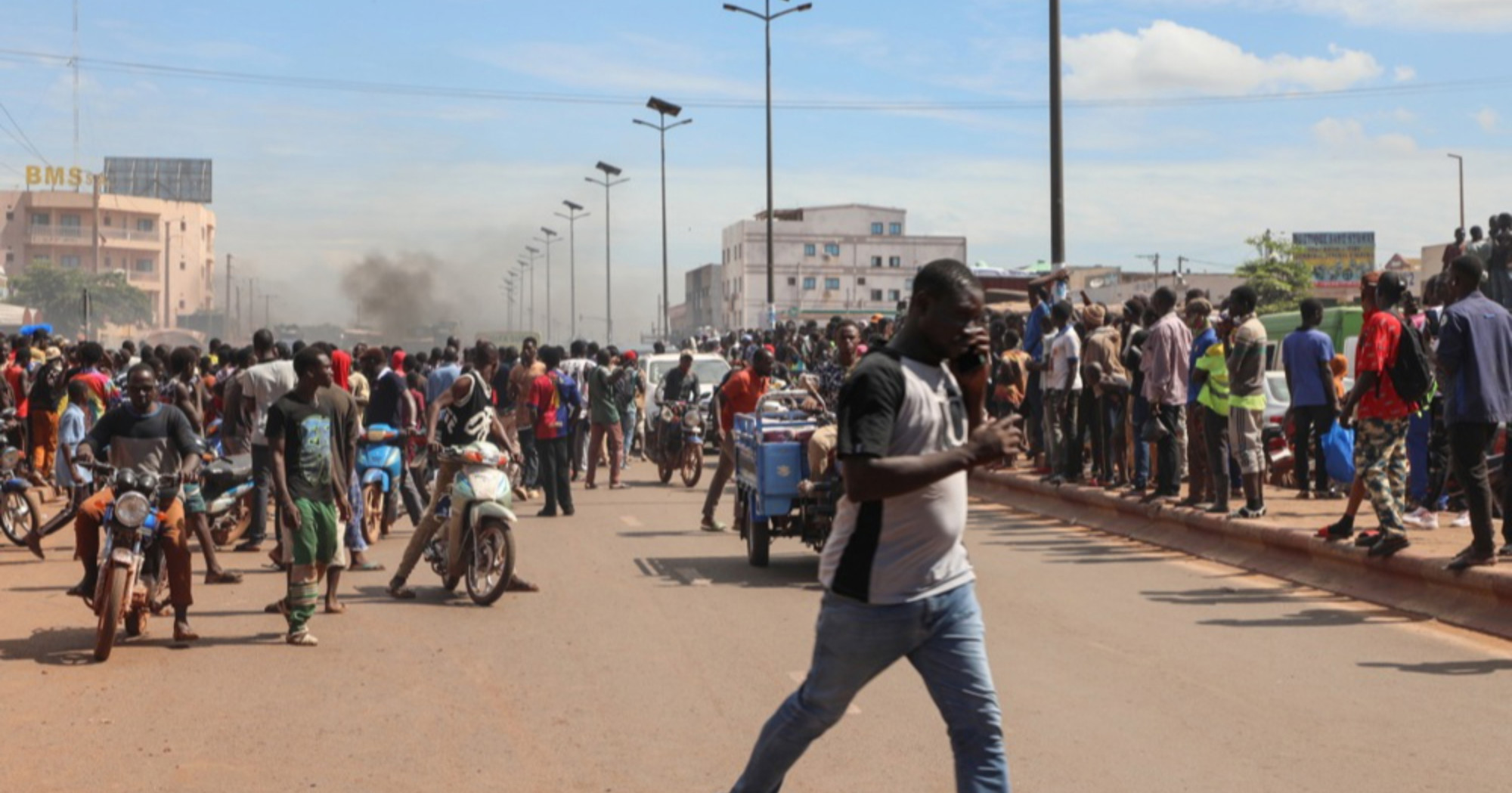 Napadi terorističkih skupina diljem Malija. Mete aerodrom, vojarne i ministar