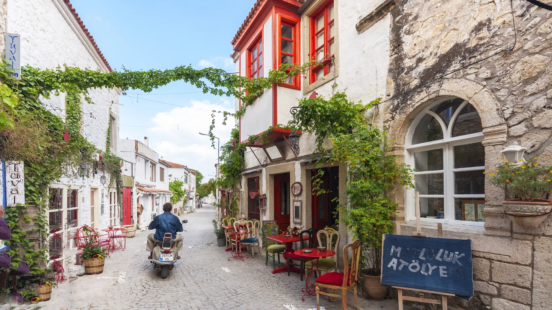  El pueblo turco de la costa del Egeo escenario de series de televisión y que pocos turistas visitan 