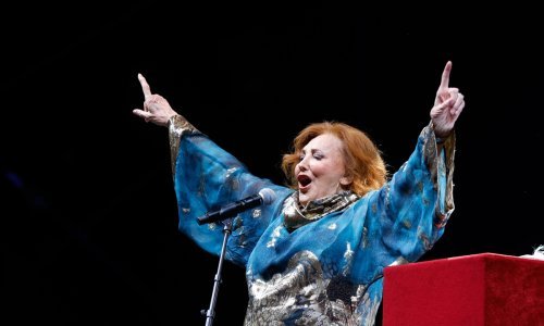 Oproštaj pod zvjezdanim nebom Splita: Tereza Kesovija pjesmom i suzama digla publiku na noge