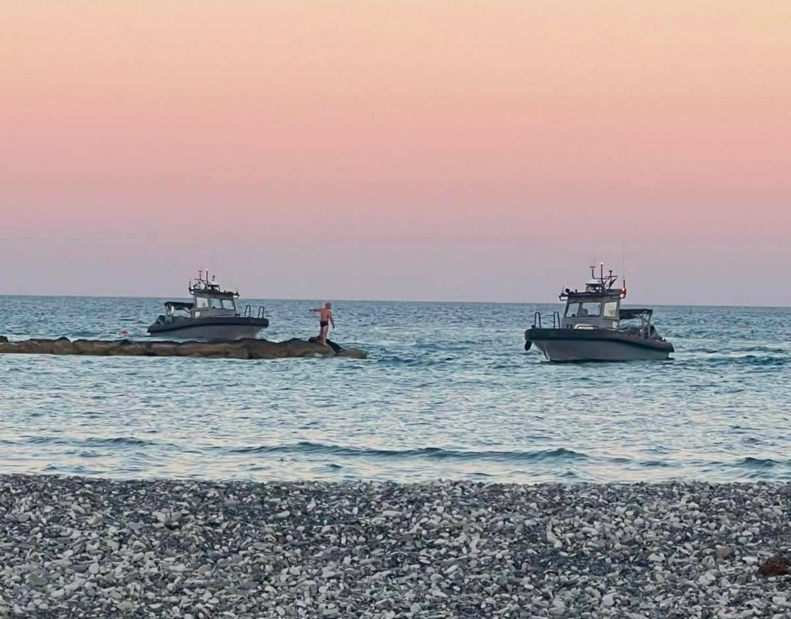 Ασύλληπτη τραγωδία την Ορόκλινη: Δύο 20χρονες οι γυναίκες ανασύρθηκαν νεκρές από τη θάλασσα – Παρασύρθηκε και τρίτη γυναίκα από τα ρεύματα (εικόνα)