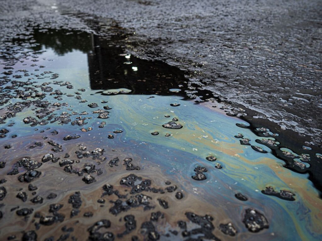 Venezuela says oil spill from Trinidad and Tobago reaches its shore