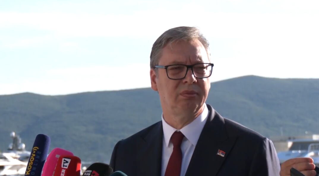"KRIMINALCI ĆE DA RADE SVOJ POSAO, TU NEMA FILOZOFIJE" Vučić o bezbednosnom riziku posete Tivtu: Ne mogu svi da budu akademici, neko mora i time da se bavi
