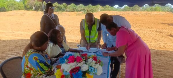 Hôpital d’Okolassi : le gouvernement indemnise les familles avant les déguerpissements